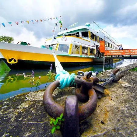 Mueller Cafe & Wein - Mondholzhotel 3*