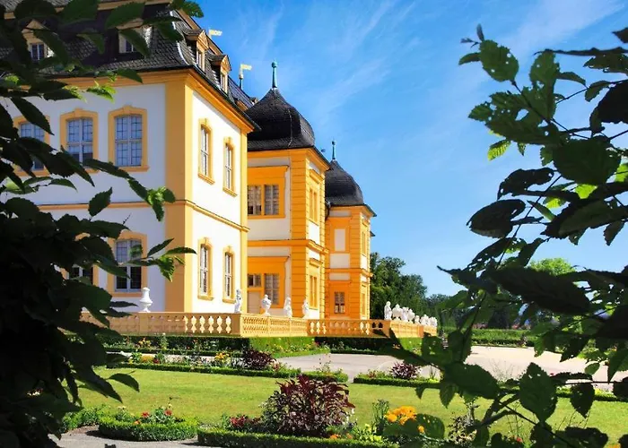 Mueller Cafe & Wein - Mondholzhotel Hotel 3*