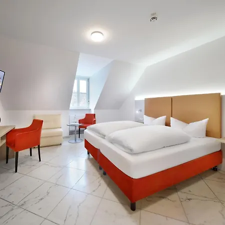 Mueller Cafe & Wein - Mondholzhotel Hotel