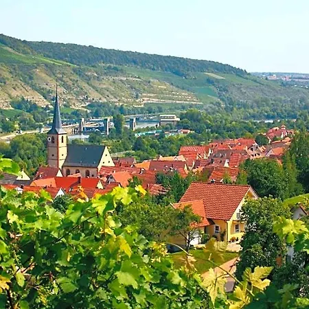 Отель Mueller Cafe & Wein - Mondholzhotel 3*